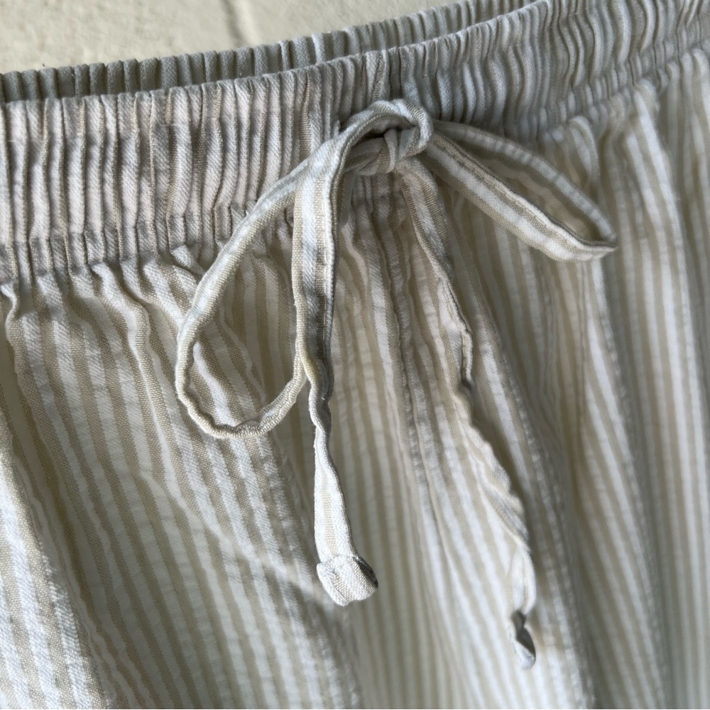 Light striped pants